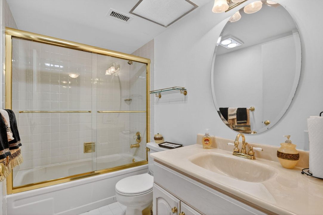 En Venta: $225,000 (2 camas, 2 baños, 1300 Pies cuadrados)