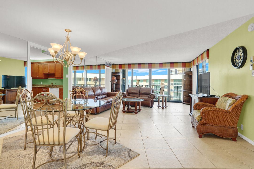 出租: $3,350 (2 贝兹, 2 浴室, 1223 平方英尺)