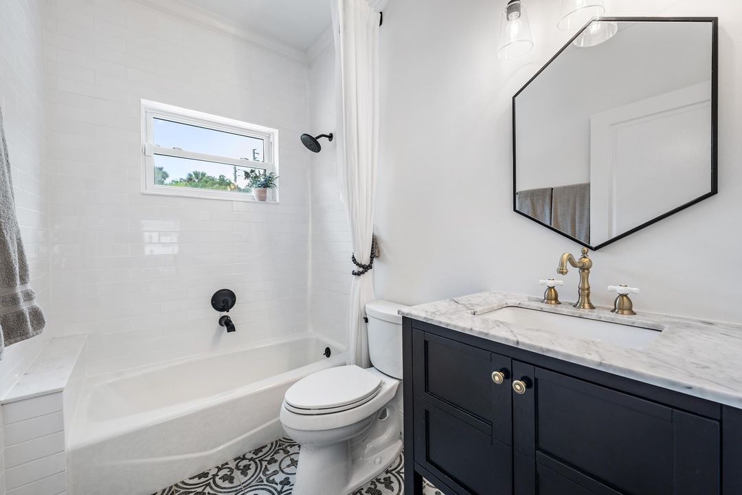 For Sale: $1,099,000 (3 beds, 2 baths, 1930 Square Feet)