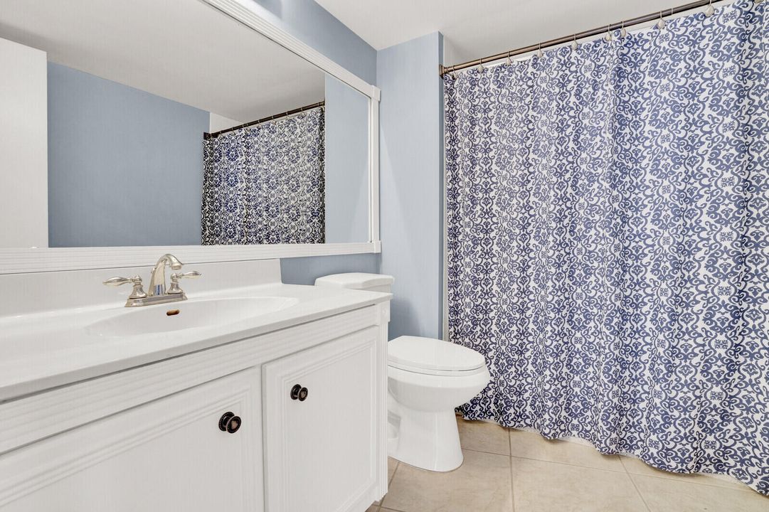 出租: $3,350 (2 贝兹, 2 浴室, 1223 平方英尺)