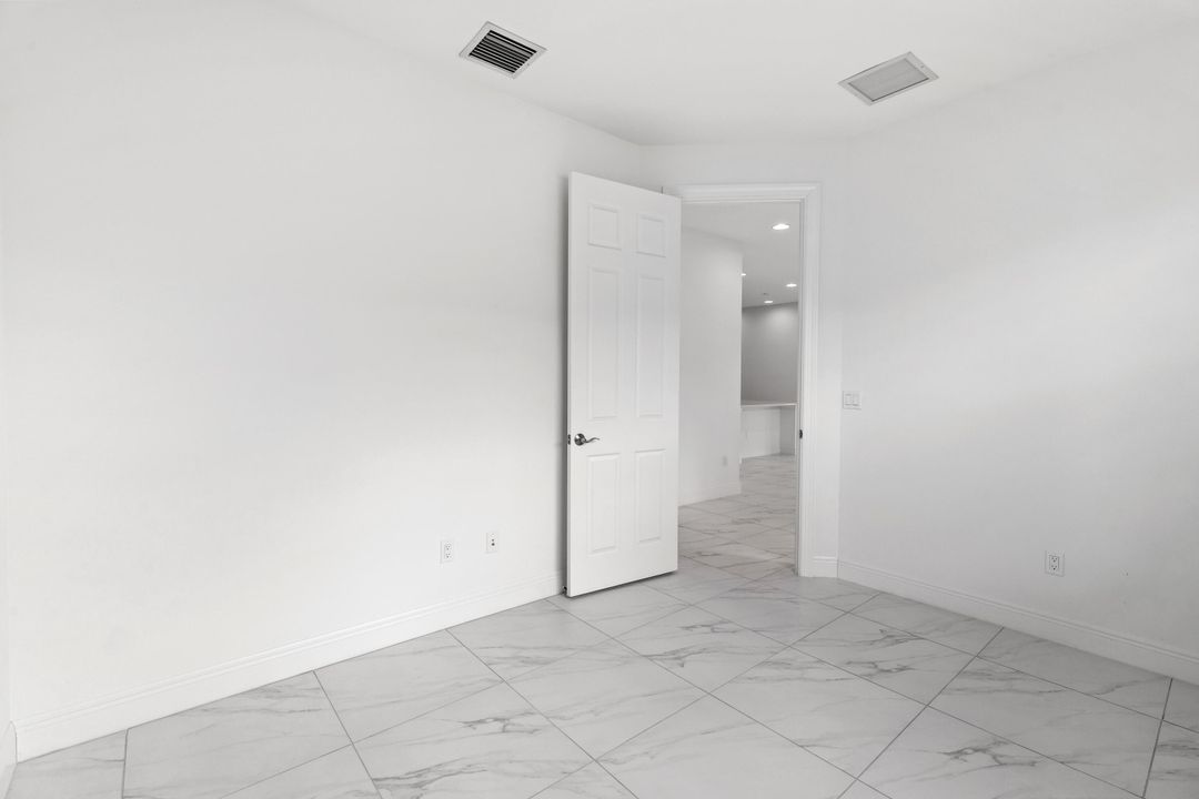 На продажу: $325,000 (2 спален, 2 ванн, 1620 Квадратных фут)