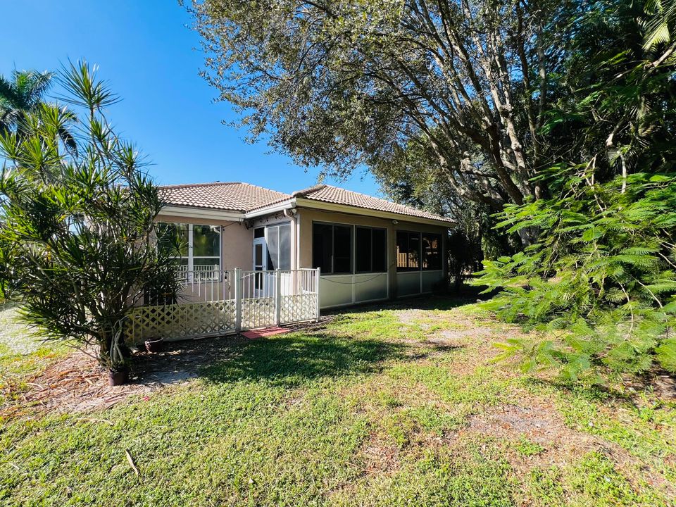 For Sale: $289,900 (3 beds, 2 baths, 2175 Square Feet)