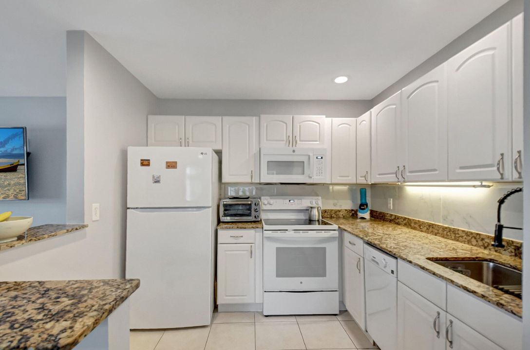 На продажу: $145,000 (1 спален, 1 ванн, 726 Квадратных фут)