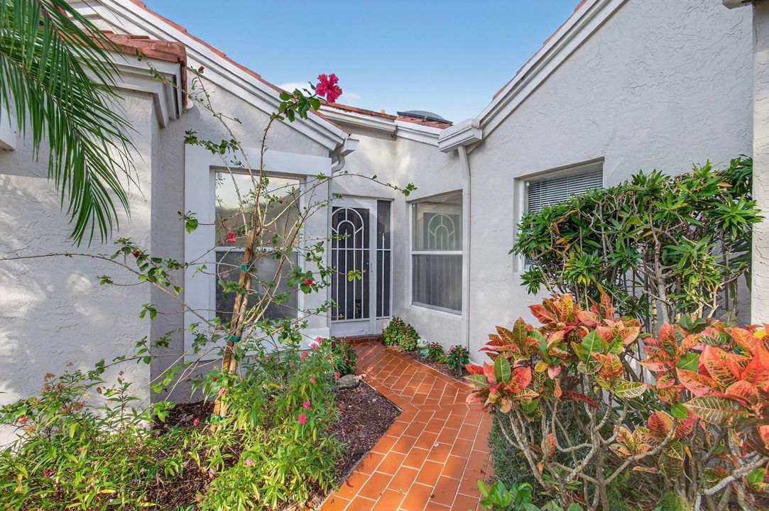 На продажу: $350,000 (3 спален, 2 ванн, 1683 Квадратных фут)