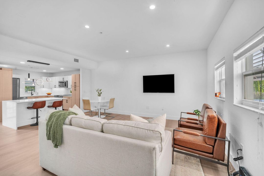 В аренду: $3,900 (4 спален, 3 ванн, 1864 Квадратных фут)