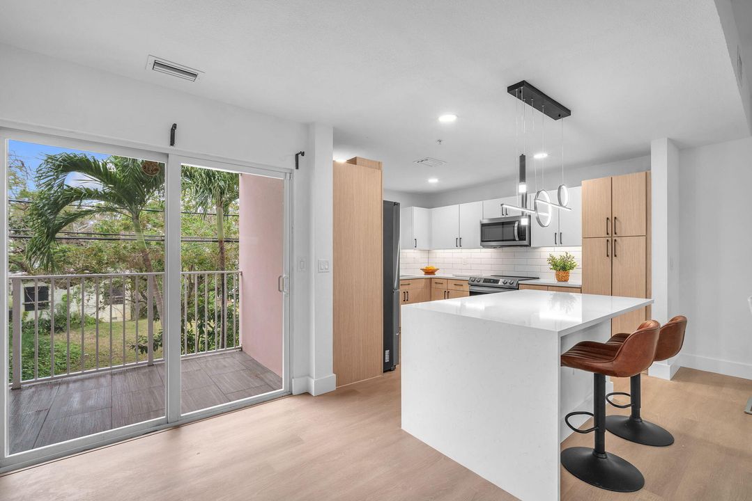 В аренду: $3,900 (4 спален, 3 ванн, 1864 Квадратных фут)