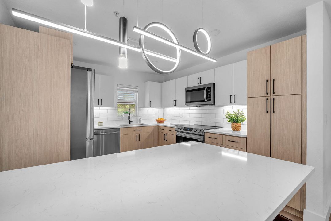 В аренду: $3,900 (4 спален, 3 ванн, 1864 Квадратных фут)