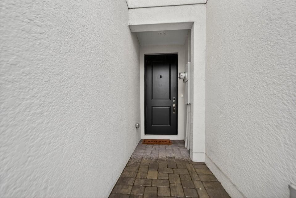 For Sale: $465,000 (3 beds, 2 baths, 1808 Square Feet)