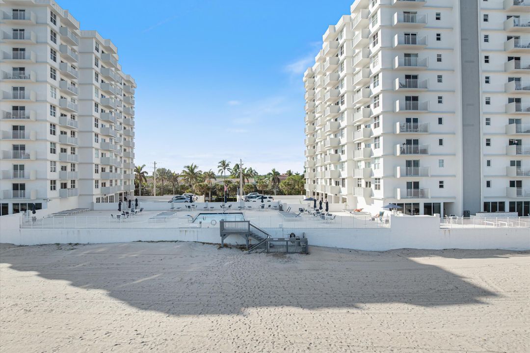 For Sale: $499,000 (2 beds, 2 baths, 1100 Square Feet)