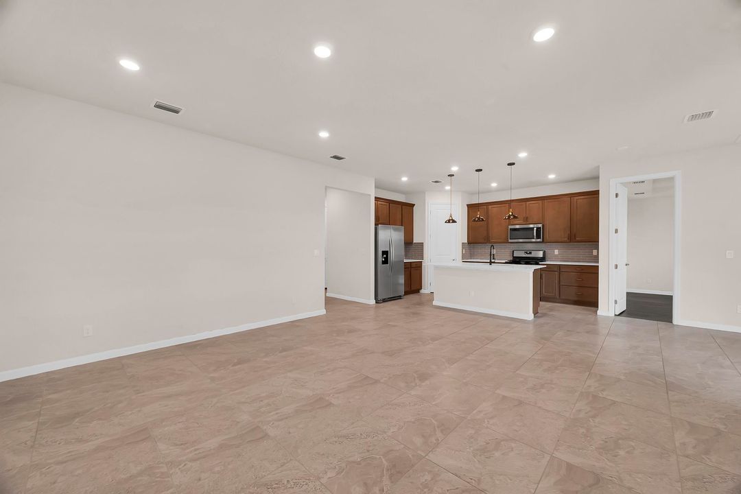 For Rent: $2,950 (3 beds, 2 baths, 1671 Square Feet)