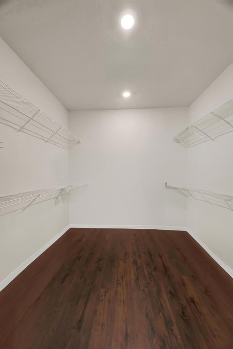 For Rent: $2,950 (3 beds, 2 baths, 1671 Square Feet)