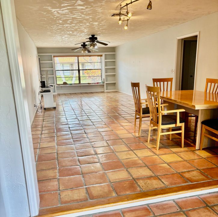 For Sale: $238,500 (2 beds, 2 baths, 1404 Square Feet)