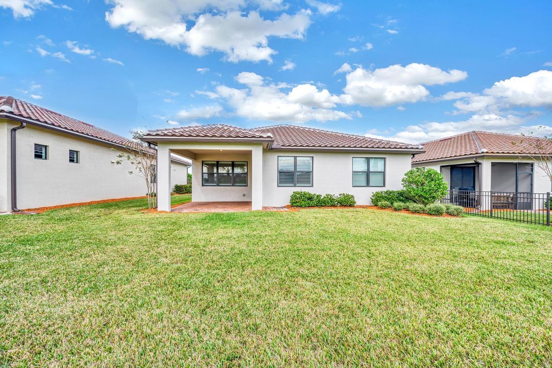 For Rent: $2,950 (3 beds, 2 baths, 1671 Square Feet)