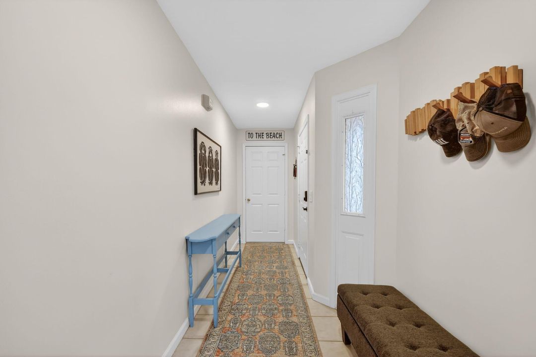 For Sale: $299,000 (2 beds, 2 baths, 1354 Square Feet)