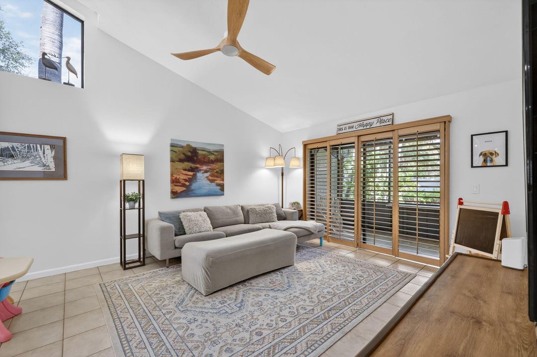 For Sale: $299,000 (2 beds, 2 baths, 1354 Square Feet)