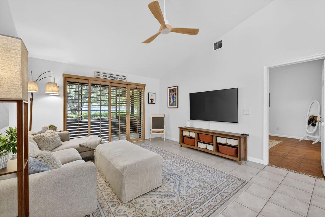 For Sale: $299,000 (2 beds, 2 baths, 1354 Square Feet)