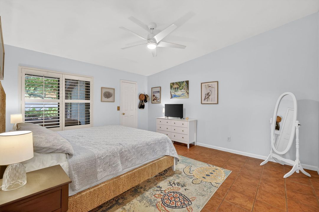 For Sale: $299,000 (2 beds, 2 baths, 1354 Square Feet)