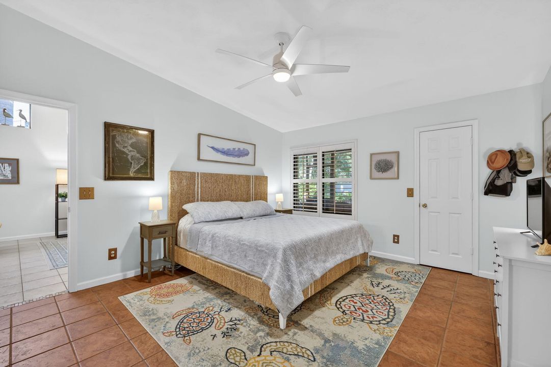 For Sale: $299,000 (2 beds, 2 baths, 1354 Square Feet)