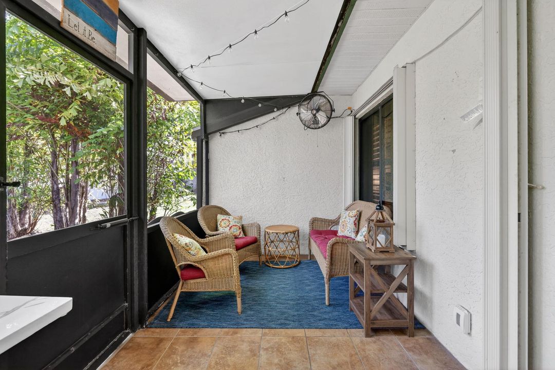 For Sale: $299,000 (2 beds, 2 baths, 1354 Square Feet)