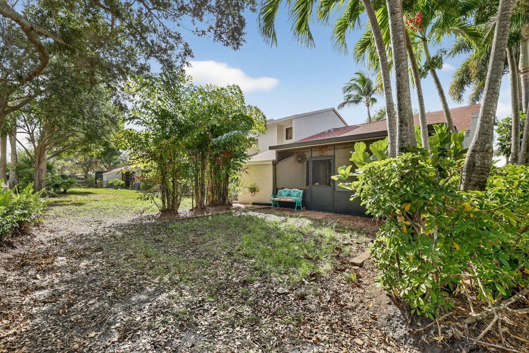 For Sale: $299,000 (2 beds, 2 baths, 1354 Square Feet)