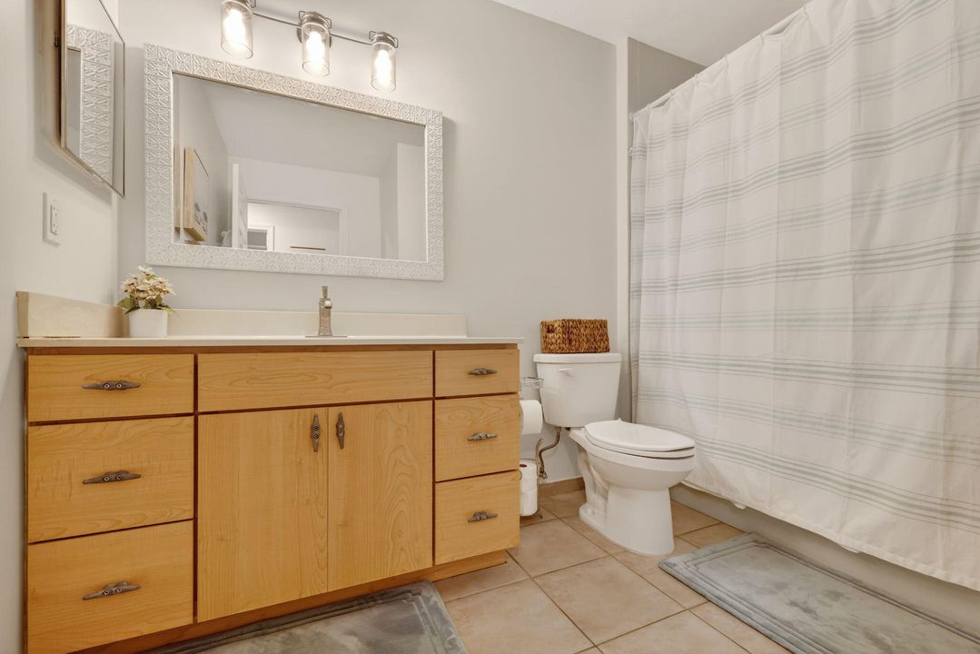 For Sale: $299,000 (2 beds, 2 baths, 1354 Square Feet)