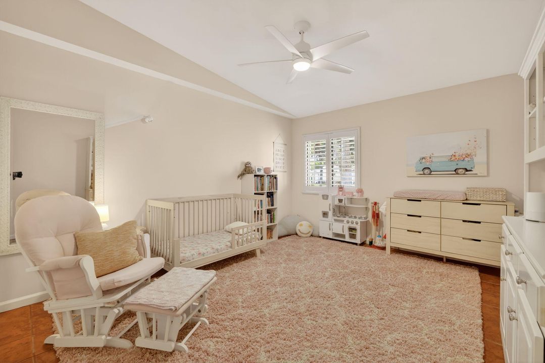 For Sale: $299,000 (2 beds, 2 baths, 1354 Square Feet)