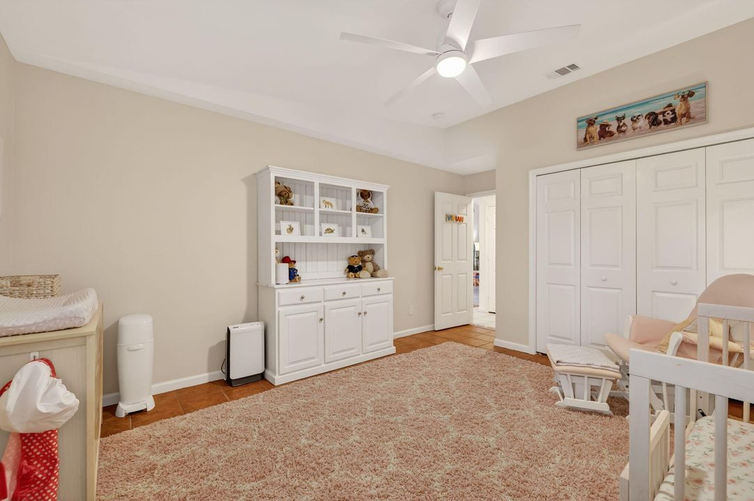 For Sale: $299,000 (2 beds, 2 baths, 1354 Square Feet)