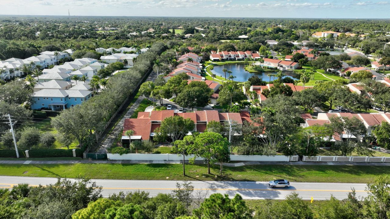 For Sale: $299,000 (2 beds, 2 baths, 1354 Square Feet)