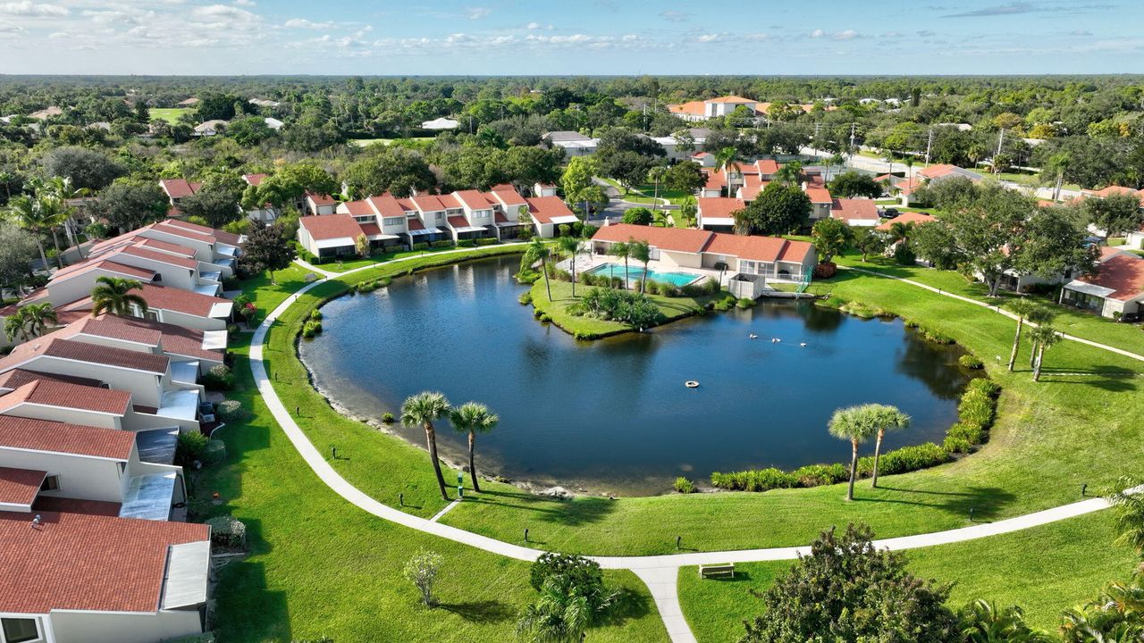 For Sale: $299,000 (2 beds, 2 baths, 1354 Square Feet)