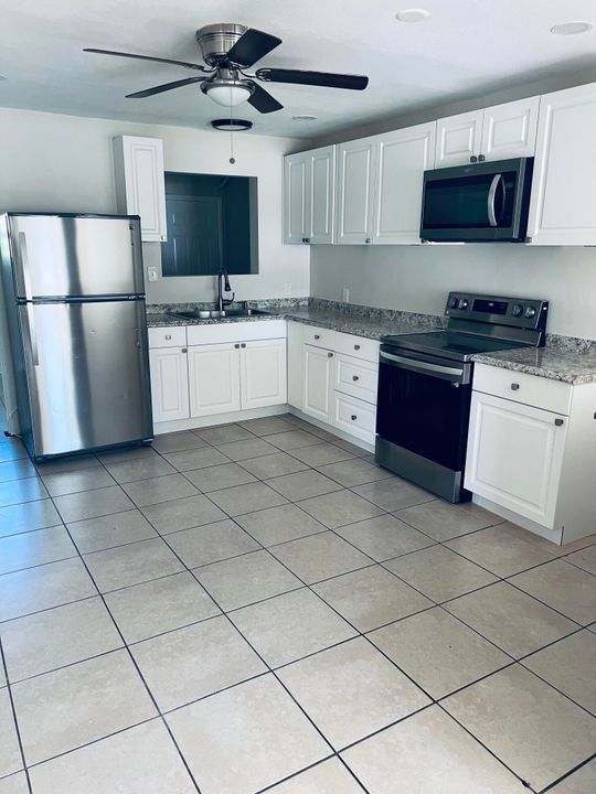 For Rent: $2,200 (2 beds, 2 baths, 1859 Square Feet)