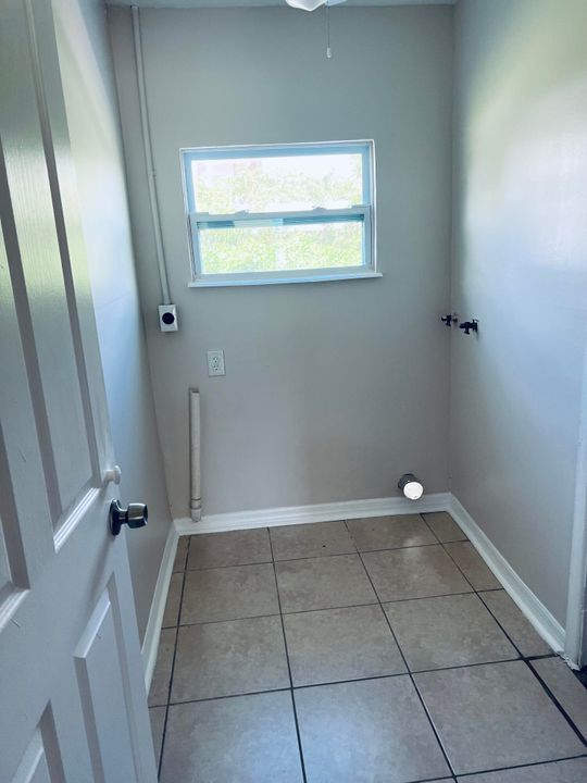 For Rent: $2,200 (2 beds, 2 baths, 1859 Square Feet)