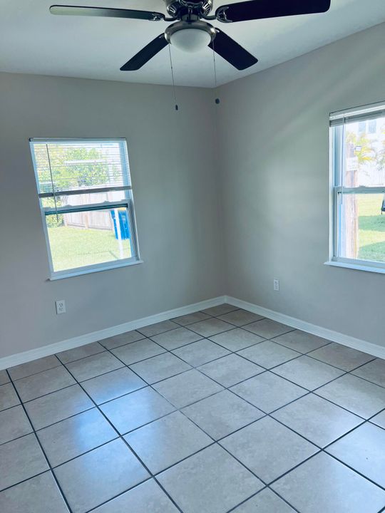 For Rent: $2,200 (2 beds, 2 baths, 1859 Square Feet)