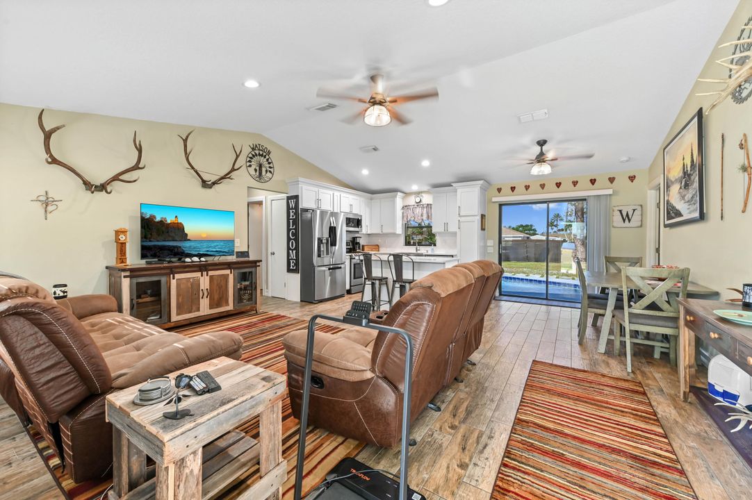 待售: $375,000 (3 贝兹, 2 浴室, 1106 平方英尺)