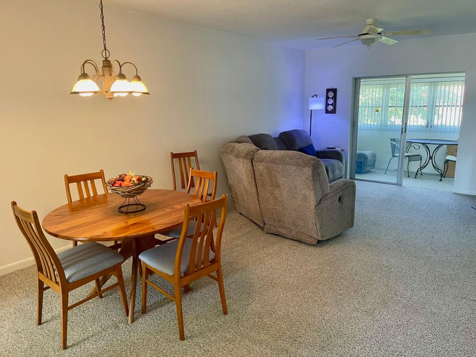 For Rent: $1,600 (2 beds, 1 baths, 729 Square Feet)