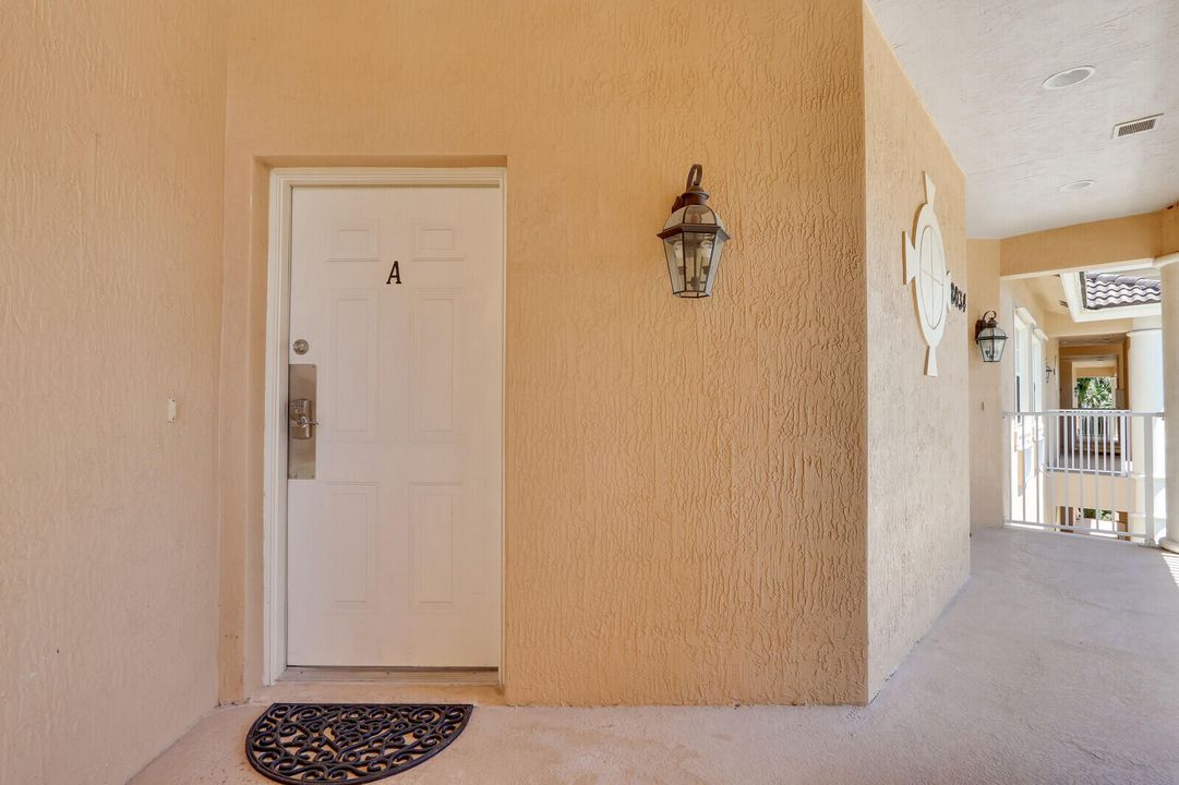 For Rent: $3,000 (2 beds, 1 baths, 900 Square Feet)