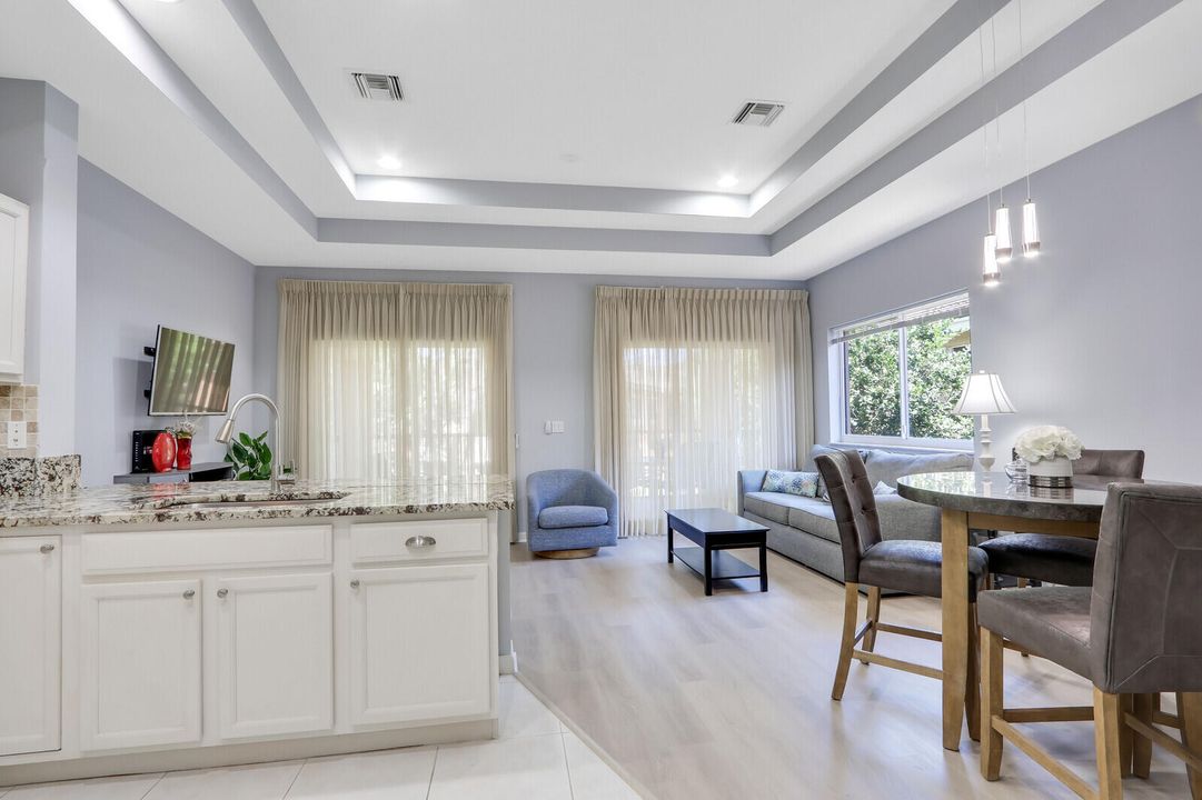 For Rent: $3,000 (2 beds, 1 baths, 900 Square Feet)