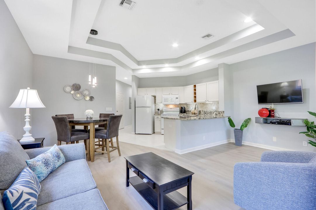 For Rent: $3,000 (2 beds, 1 baths, 900 Square Feet)