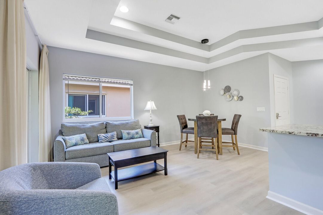 For Rent: $3,000 (2 beds, 1 baths, 900 Square Feet)