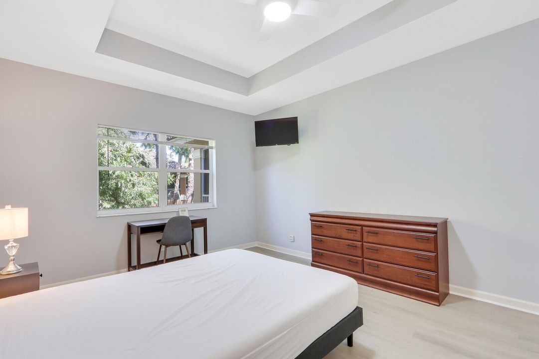 For Rent: $3,000 (2 beds, 1 baths, 900 Square Feet)