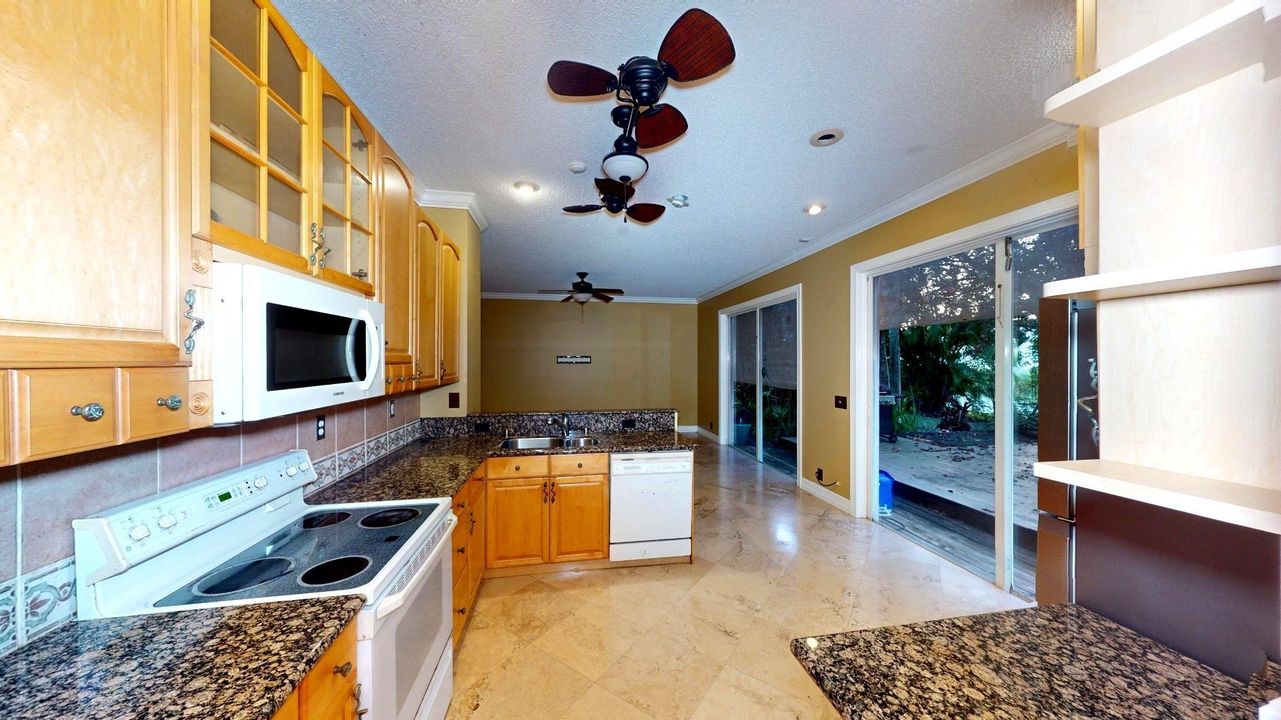 For Rent: $3,500 (4 beds, 2 baths, 2240 Square Feet)