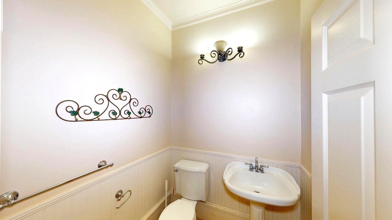 For Rent: $3,500 (4 beds, 2 baths, 2240 Square Feet)