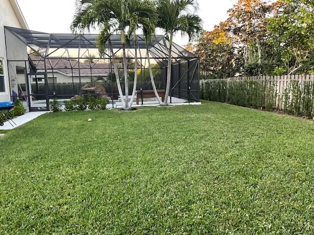 出租: $12,000 (4 贝兹, 3 浴室, 2779 平方英尺)