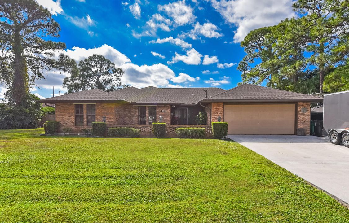 На продажу: $519,900 (4 спален, 3 ванн, 2200 Квадратных фут)