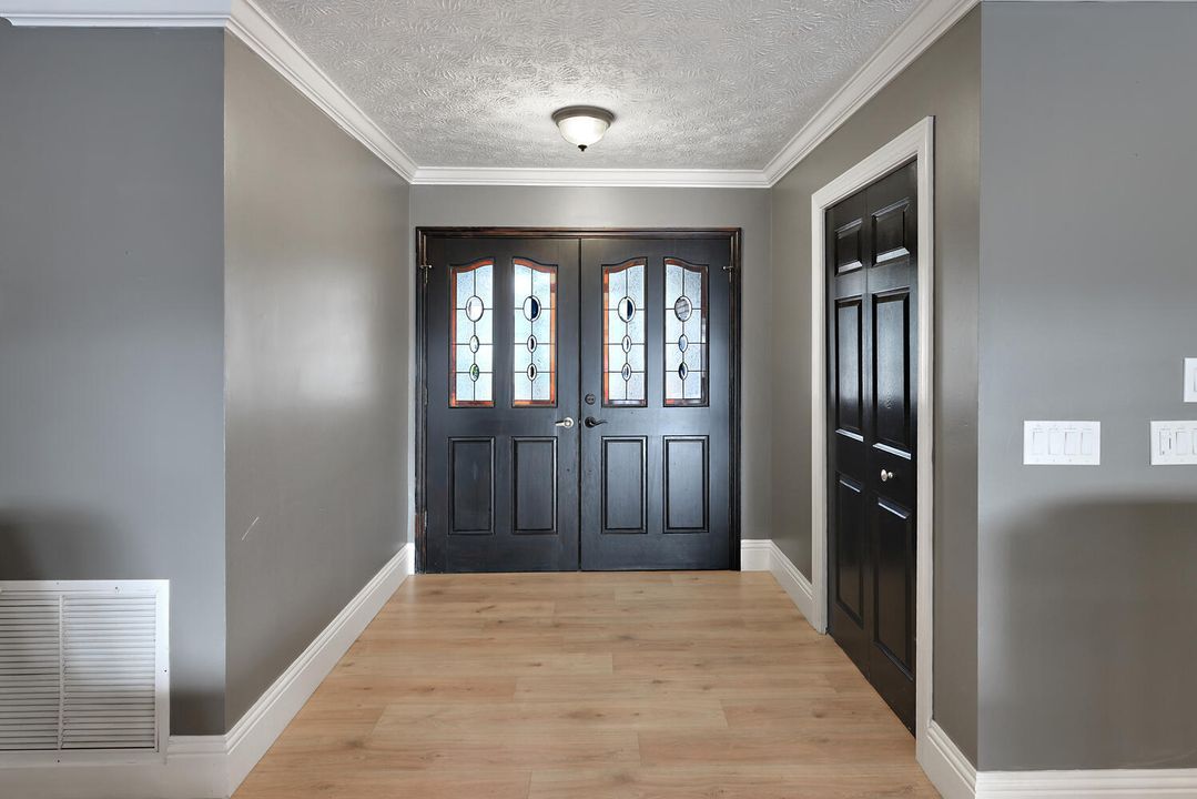 На продажу: $519,900 (4 спален, 3 ванн, 2200 Квадратных фут)