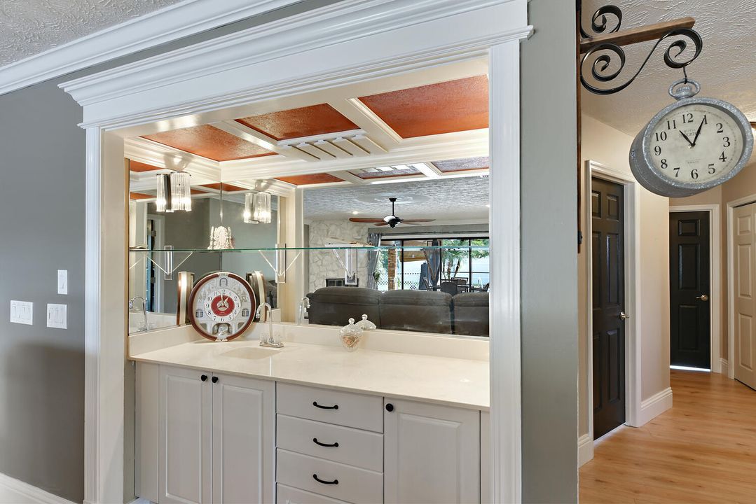 На продажу: $519,900 (4 спален, 3 ванн, 2200 Квадратных фут)