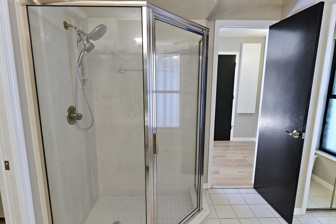 На продажу: $519,900 (4 спален, 3 ванн, 2200 Квадратных фут)