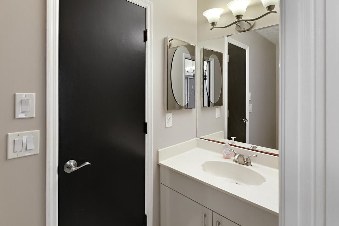 На продажу: $519,900 (4 спален, 3 ванн, 2200 Квадратных фут)