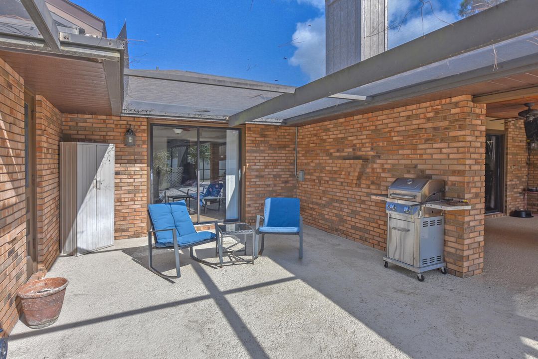 На продажу: $519,900 (4 спален, 3 ванн, 2200 Квадратных фут)