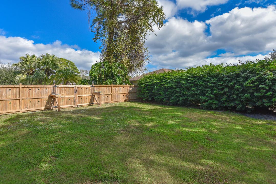 На продажу: $519,900 (4 спален, 3 ванн, 2200 Квадратных фут)