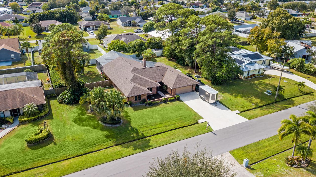 На продажу: $519,900 (4 спален, 3 ванн, 2200 Квадратных фут)